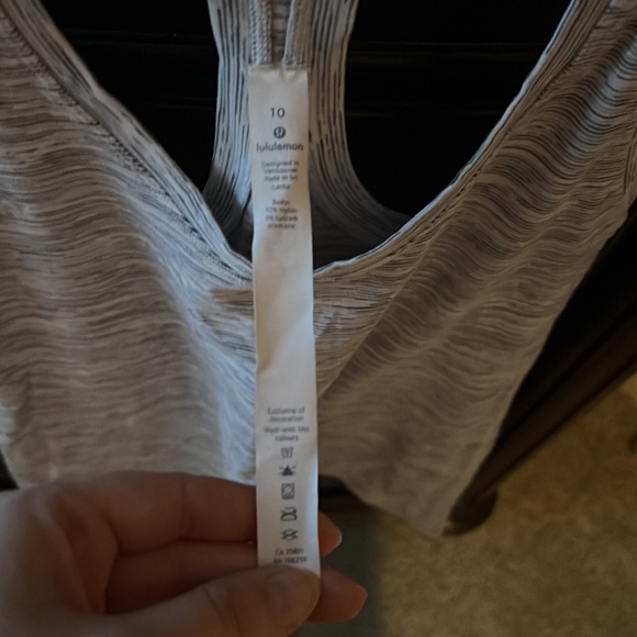 Lululemon tank - Picture 2 of 3